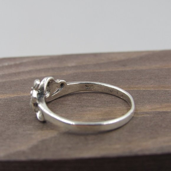 Size 6 Sterling Silver Dainty Ornate Flower Band - Picture 5 of 8